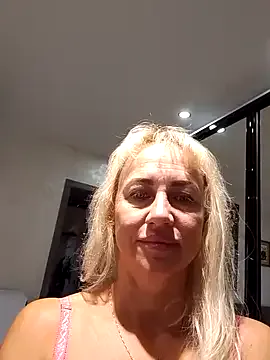 Ashley_British1000 – webcam model profile photo Image 17