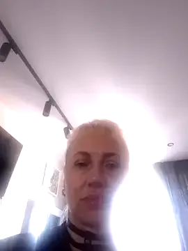 Ashley_British1000 – webcam model profile photo Image 9