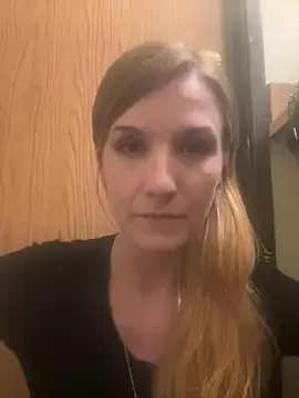 FroggyAnna – webcam model profile photo Image 11