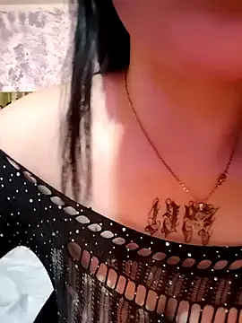 maataaan – webcam model profile photo Image 10