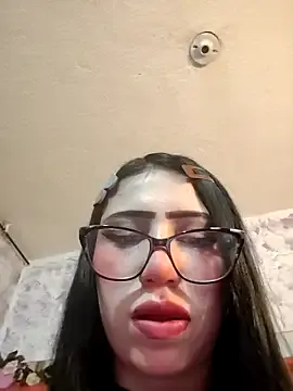 maataaan – webcam model profile photo Image 12