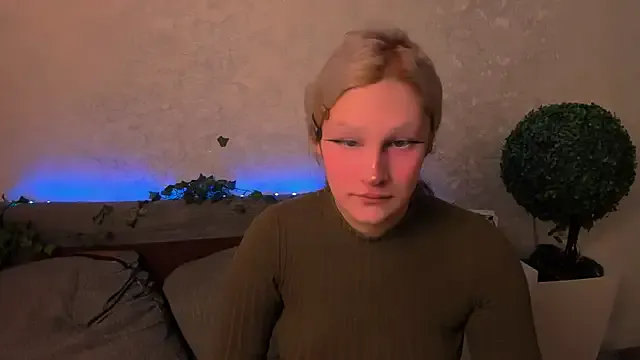 NANA_7 – webcam model profile photo Image 13