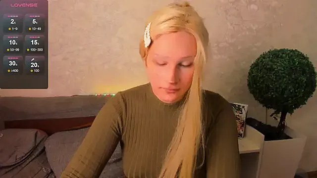 NANA_7 – webcam model profile photo Image 6