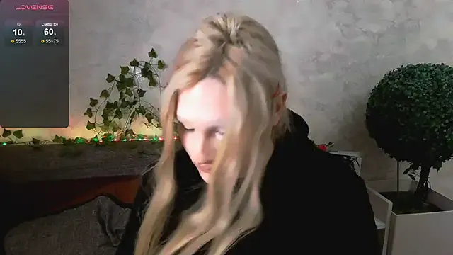 NANA_7 – webcam model profile photo Image 9