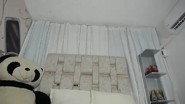 nathi_poyo – webcam model profile photo Image 3