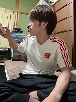 Yui-Ch – webcam model profile photo Image 4