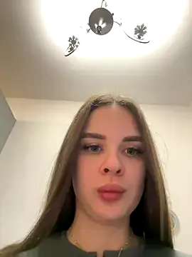 hana-08787- – webcam model profile photo Image 3