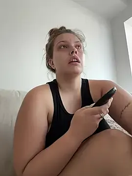  – webcam model profile photo Image 5