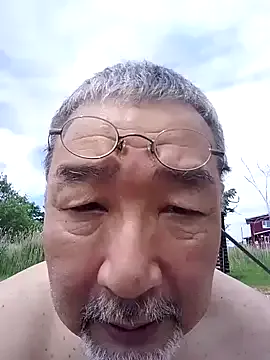 roouse – webcam model profile photo Image 10