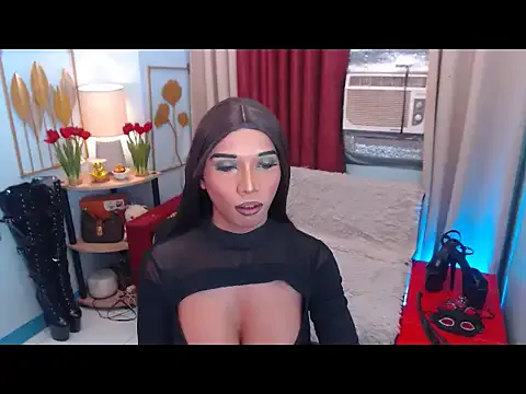 roouse – webcam model profile photo Image 4