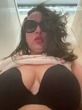 Hot_Mayra25 – webcam model profile photo Image 5