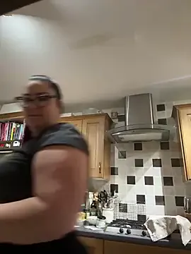 Mia--meow – webcam model profile photo Image 10