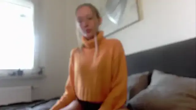 hina_porn – webcam model profile photo Image 3