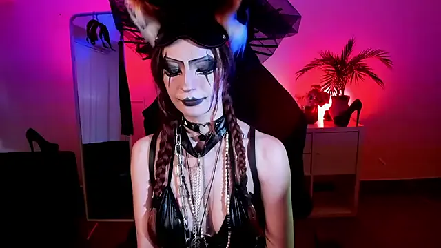 roouse – webcam model profile photo Image 19