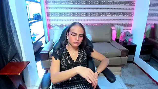 maataaan – webcam model profile photo Image 10