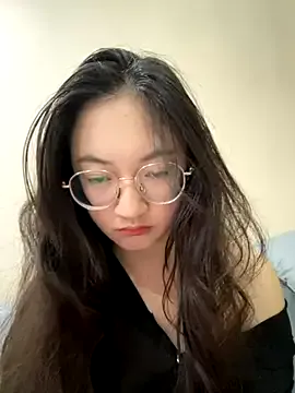  – webcam model profile photo Image 3