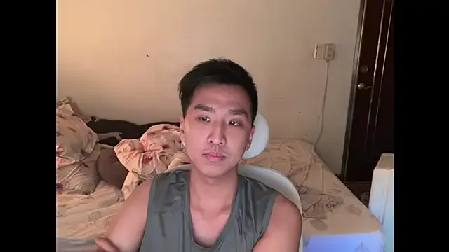 MOEMOE-Q – webcam model profile photo Image 2