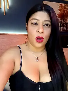 Mia--meow – webcam model profile photo Image 9