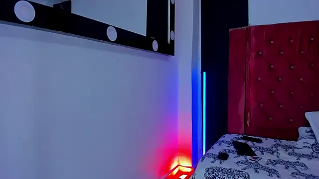 Nonchan_ – webcam model profile photo Image 4