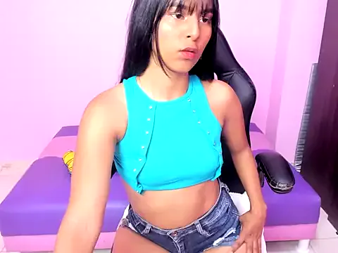 latin_doll_squirts Image 8