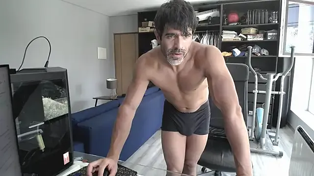  – webcam model profile photo Image 4