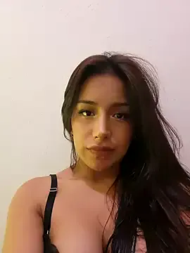 oxo_yuna_oxo – webcam model profile photo Image 13