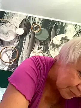 Megu_Melon – webcam model profile photo Image 5