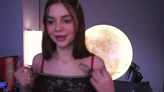 DollyTall – webcam model profile photo Image 12