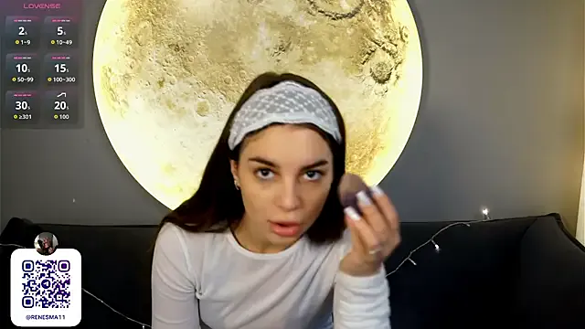 DollyTall – webcam model profile photo Image 14