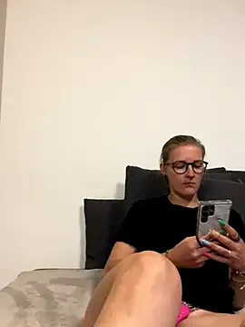 Hamy88 – webcam model profile photo Image 4