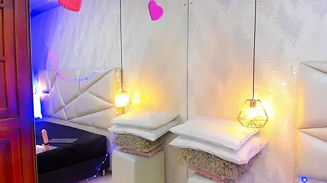 Emily_brown04 – webcam model profile photo Image 15