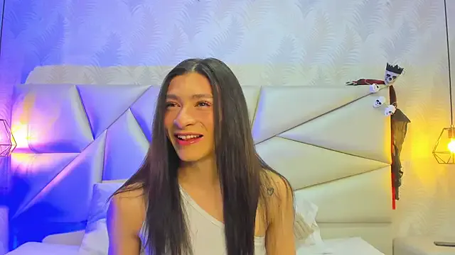 Emily_brown04 – webcam model profile photo Image 2