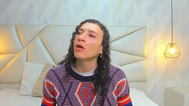 Emily_brown04 – webcam model profile photo Image 5