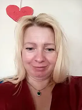 zui_lu – webcam model profile photo Image 11