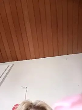 zui_lu – webcam model profile photo Image 13