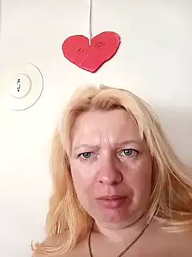 zui_lu – webcam model profile photo Image 7