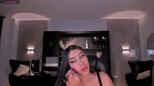 SpicyVicky – webcam model profile photo Image 3