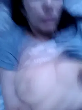 zui_lu – webcam model profile photo Image 4