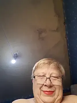 oypo – webcam model profile photo Image 2