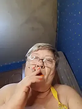 oypo – webcam model profile photo Image 9