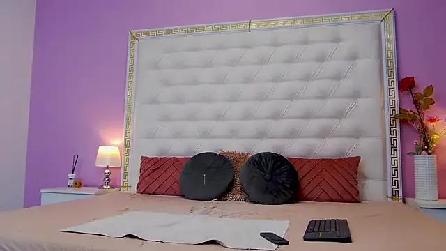 nicole111 – webcam model profile photo Image 18