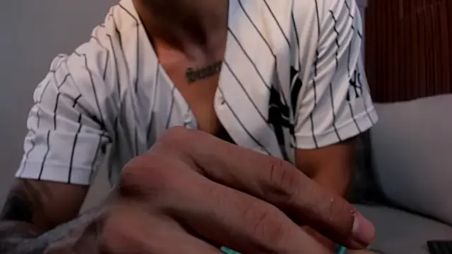 Mia--meow – webcam model profile photo Image 9