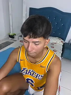 roouse – webcam model profile photo Image 13