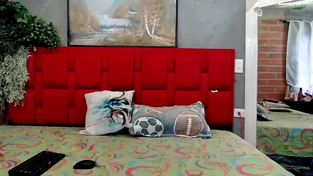 NANA_7 – webcam model profile photo Image 2