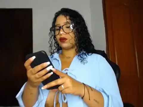 Yaya--728 – webcam model profile photo Image 12