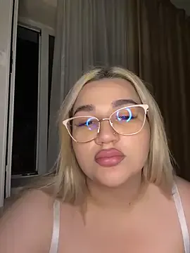 roouse – webcam model profile photo Image 17