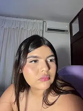 oxo_yuna_oxo – webcam model profile photo Image 2