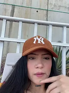  – webcam model profile photo Image 4
