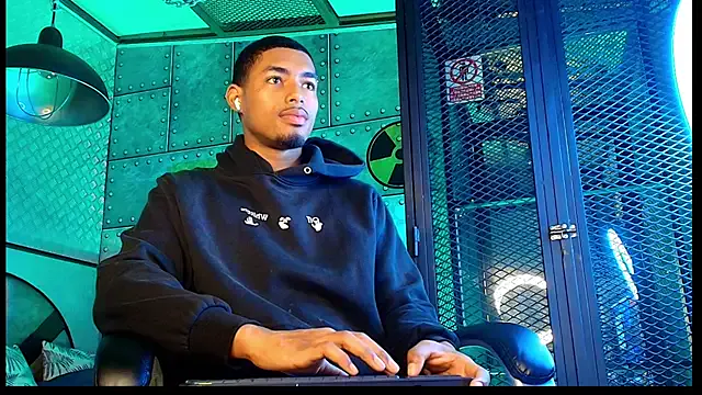 miharu01 – webcam model profile photo Image 3