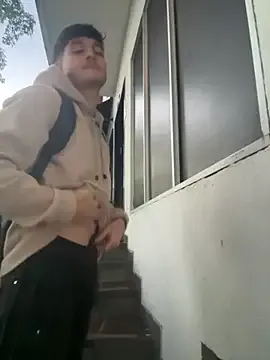 min9811 – webcam model profile photo Image 9